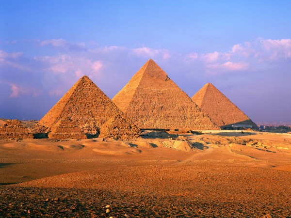 Half-day tour to pyramids and the Sphinx