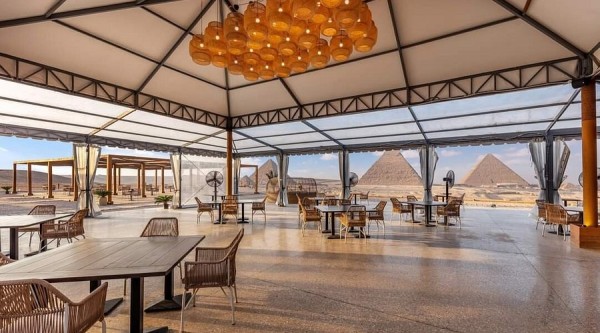 9 pyramids lounge Restaurant tour